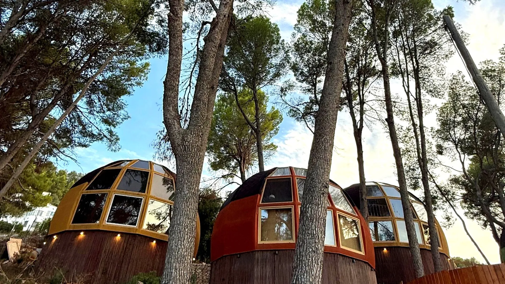 Casas geodésicas de AUMARA en Benidoleig, Costa Blanca